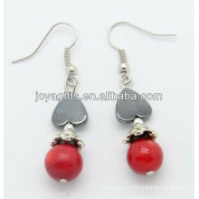 Vente en gros de corail rouge avec boucles d&#39;oreilles coeur hématite